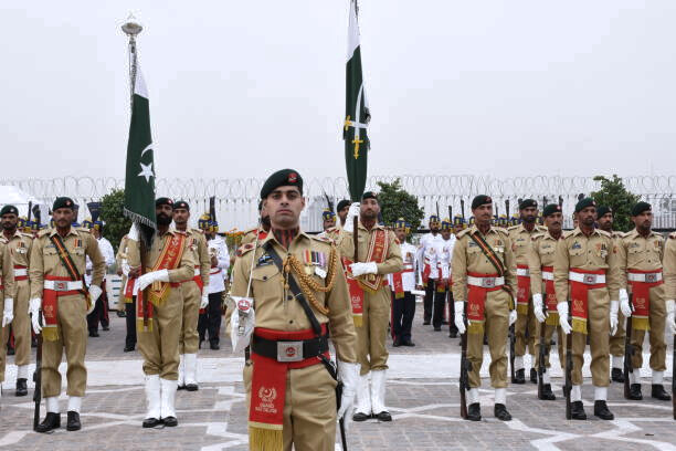 Pak Army Jobs โ A Complete Career Guide for Young Pakistanis